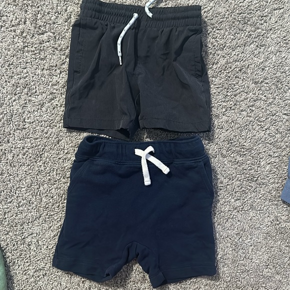 Lot of 2T toddler shorts - Picture 12 of 12